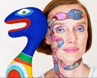 Portrait of Niki de Saint Phalle: Niki de Saint Phalle - Femme et artiste - Artracaille 08-12-2009